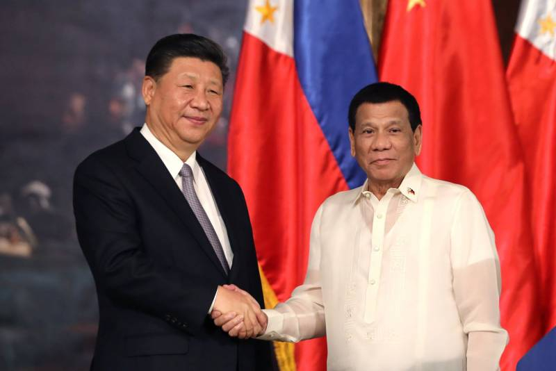 «Будем отстаивать свои права на ресурсы»: Президент Филиппин направляет боевые корабли в район спорных островов в Южно-Китайском море