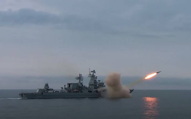 Флагман Черноморского флота крейсер «Москва» провёл стрельбы главным ракетным комплексом