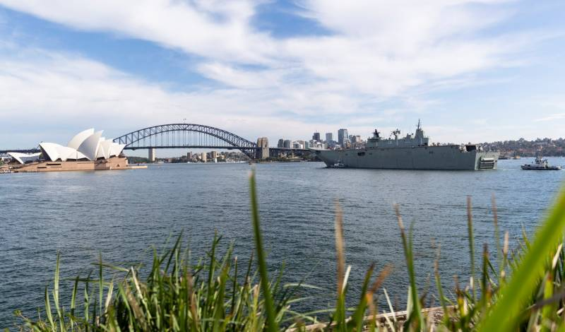 «Пытается бежать вприпрыжку за США»: китайский эксперт комментирует планы Австралии направить корабли в Тайваньский пролив