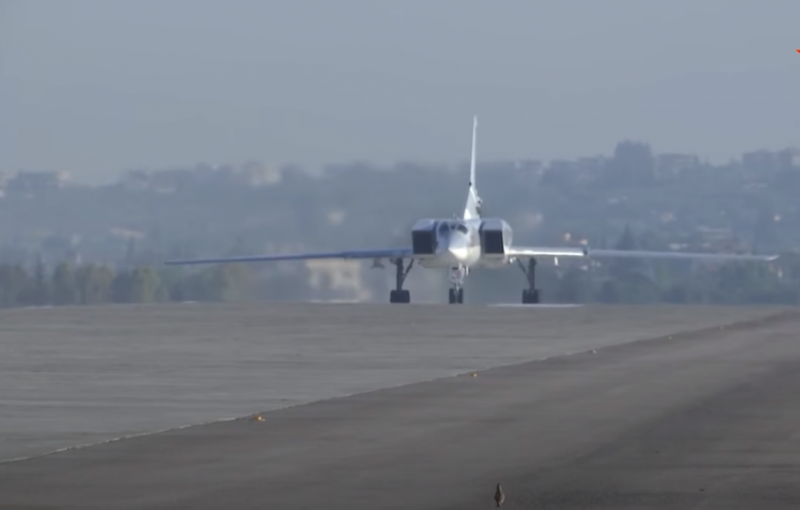 Российские Ту-22М3 начали полёты над акваторией Средиземного моря