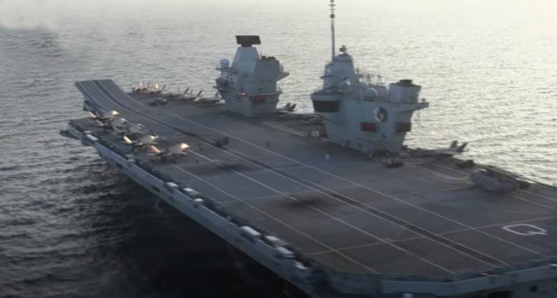 Британская пресса: Российский корабль-шпион преследует авианосец HMS Queen Elizabeth