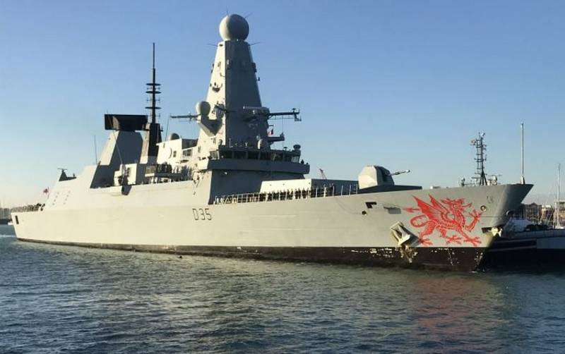 «Следовал через украинские воды»: В Британии отказались признавать факт выдворения эсминца из района Крыма