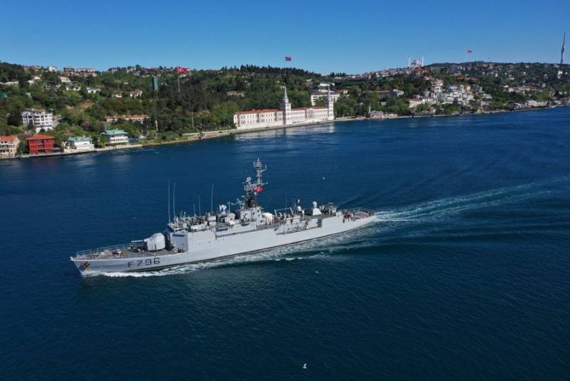 «Три самолёта и корвет»: В Чёрном море активизировались французские военные