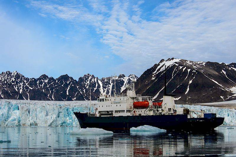 Норвежский судовладелец: Северный морской путь – не конкурент Суэцкому каналу