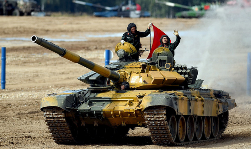 «Не уступает полигону в Алабино»: во Вьетнаме создают собственный танкодром