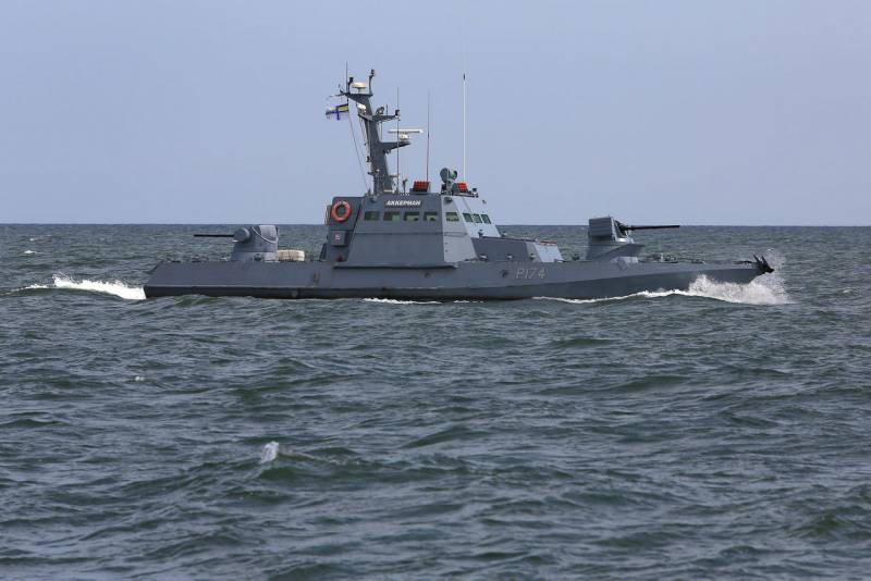 ВМС Украины провели учения с артиллерийской стрельбой в Азовском море