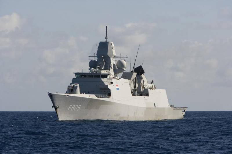 Минобороны РФ: Фрегат ВМС Нидерландов двигался в направлении Керченского пролива