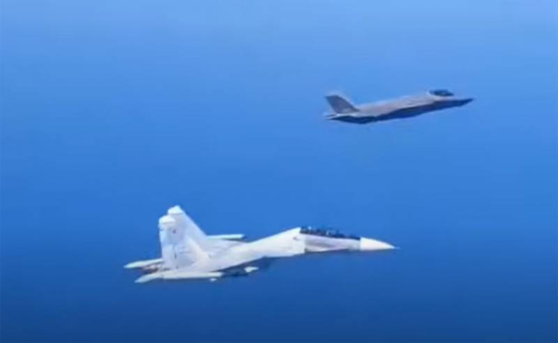 Sohu: Когда российский самолёт 4 поколения оказался на малом расстоянии от самолёта 5 поколения, уже нельзя говорить о превосходстве F-35A