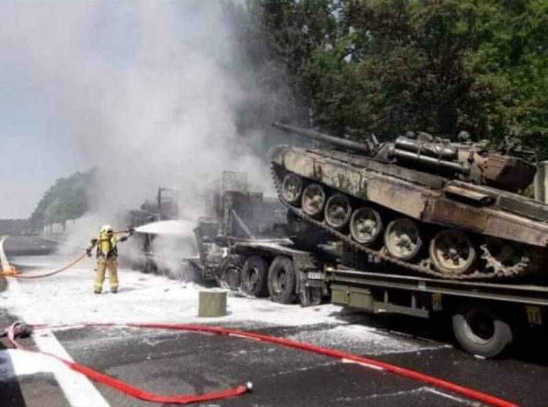 В Польше при транспортировке загорелись танки Т-72