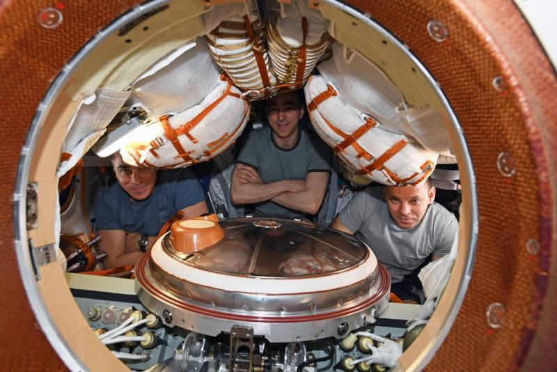 Ученые выясняют причину головной боли у американских астронавтов на МКС