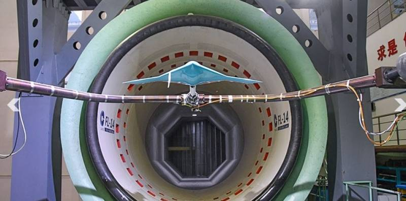Неназванная модель китайского бомбардировщика запечатлена в аэродинамической трубе