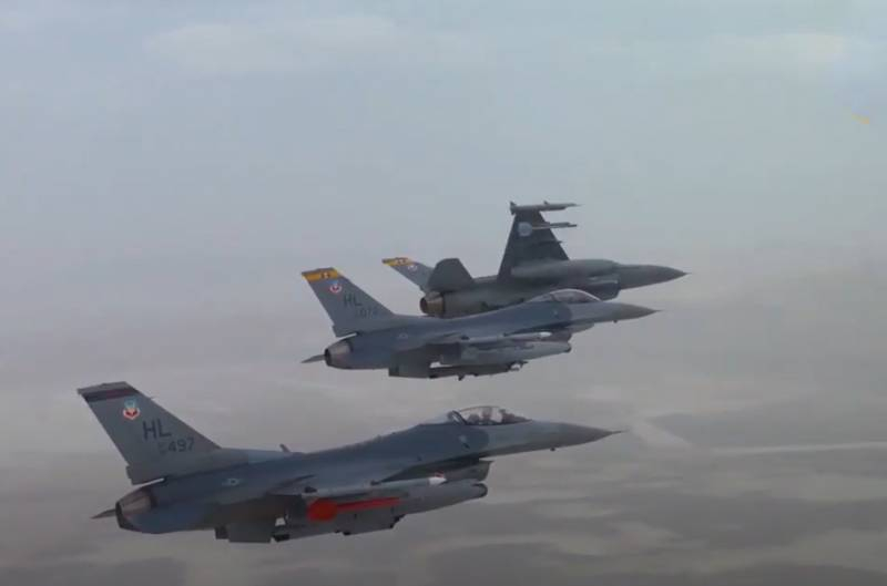 Американская компания предложила ВВС Украины истребители F-16