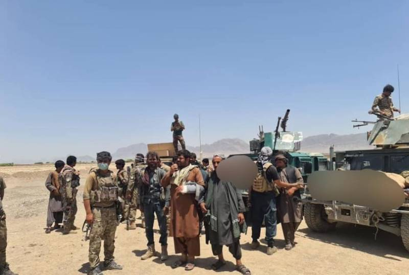 Талибы ведут уличные бои с афганской армией в Кандагаре