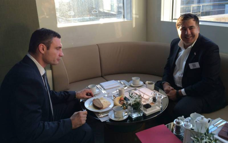 Саакашвили: В 2014 году США призывали Украину не сопротивляться России в Крыму