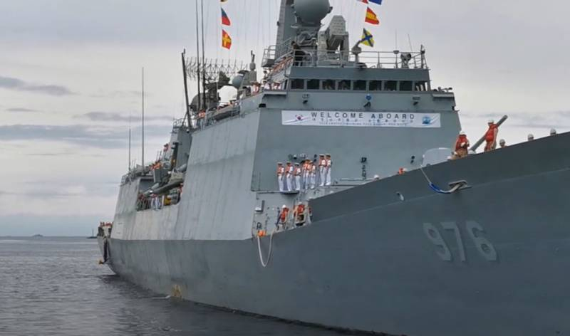 Сообщается о чрезвычайной ситуации на борту корейского эсминца у берегов Африки