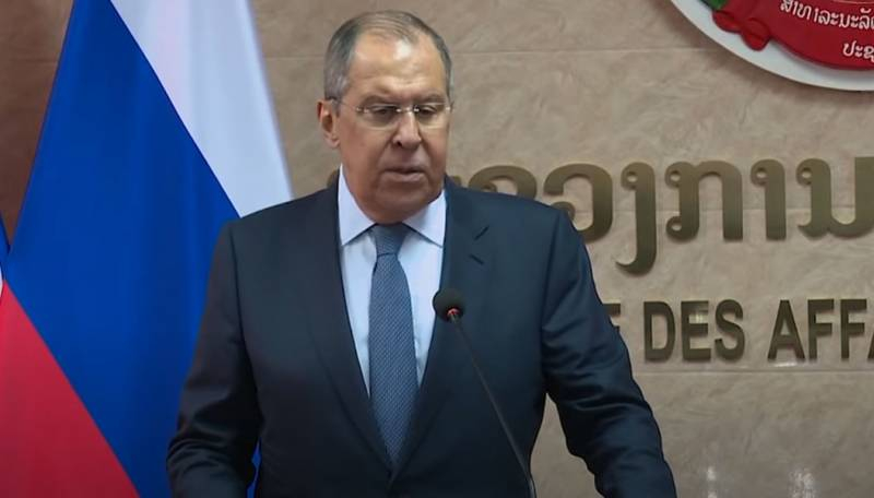 Лавров назвал первоочередные действия России в случае нападения боевиков на Таджикистан