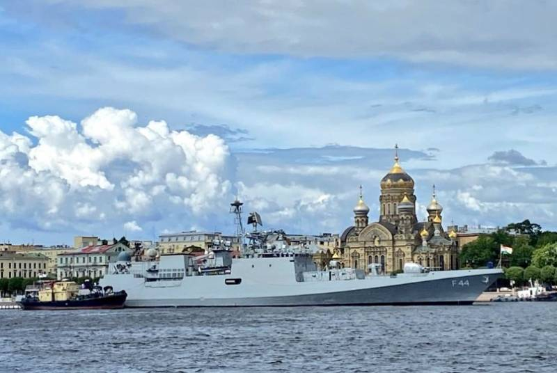 На фрегате ВМС Индии комплекс РЭБ российского производства заменили на индийский вариант