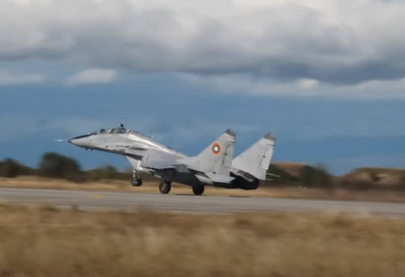 Польская пресса: В Болгарии сначала обвиняют Россию в шпионаже, а теперь просят помочь расшифровать данные бортового самописца МиГ-29