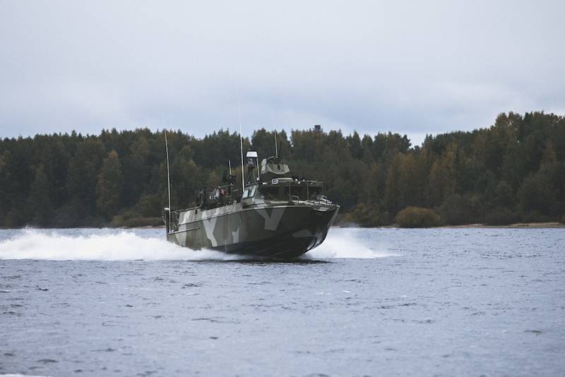 Балтийский флот пополнился скоростными десантными катерами проекта 02510 БК-16