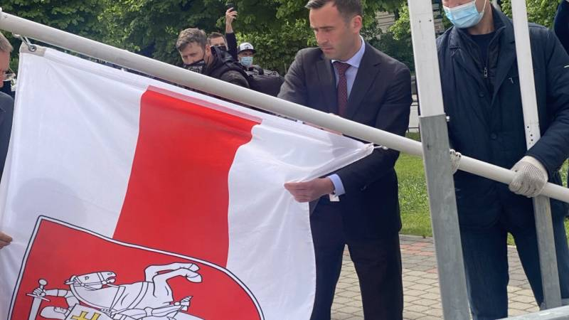 Политическое хулиганство: Мэру Риги запретили въезд в РФ за неуважение к российскому флагу
