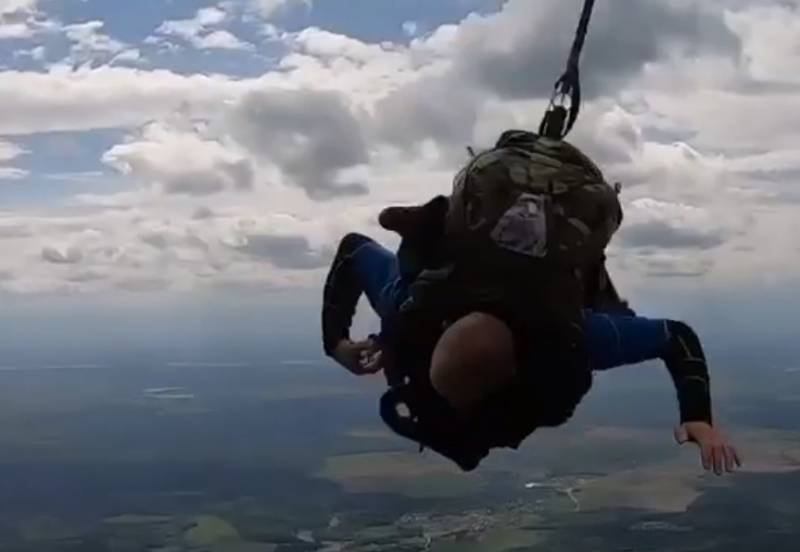 В России создана парашютная система для высадки с воздуха водолазов в полной экипировке