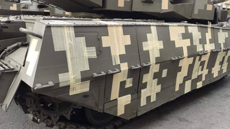 Украинский танк Т-84БМ «Оплот» сломался во время репетиции военного парада в Киеве