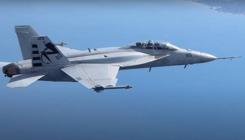 «F/A-18 Super Hornets больше не нужен»: румынский обозреватель о завершении «карьеры» истребителя