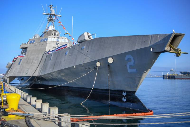 ВМС США списали первый корабль прибрежной зоны LCS 2 Independence тримаранного типа