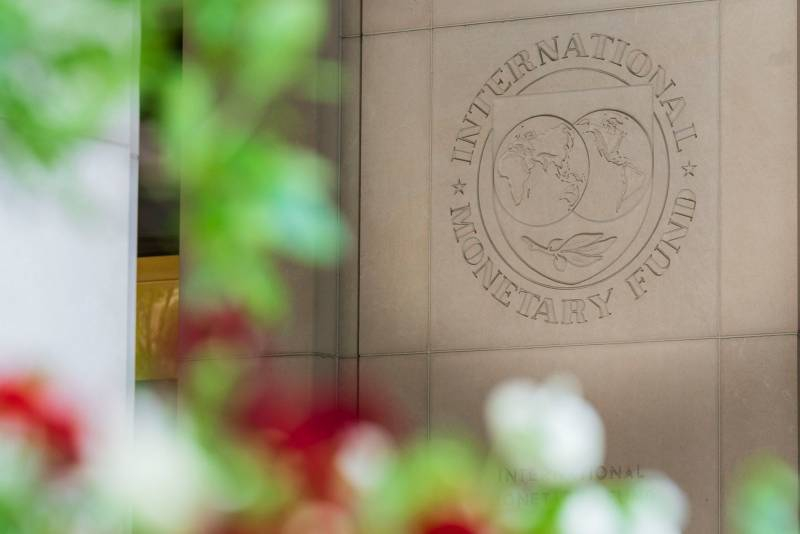 «Облагодетельствовали»: МВФ выделил 18 миллиардов долларов для России