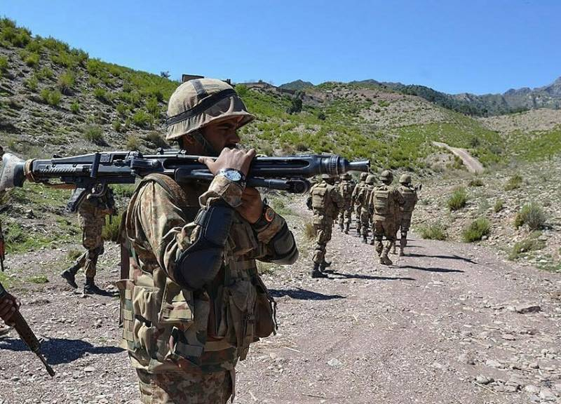 Пакистанские военные понесли потери при обстреле с территории Афганистана