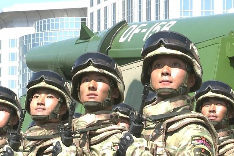 Армия КНР получила модернизированную ракету DF-15 с дальностью поражения 800 километров