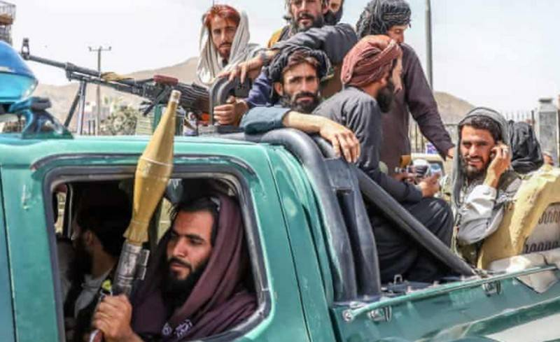 Талибы открыли огонь по протестующим в Джелалабаде