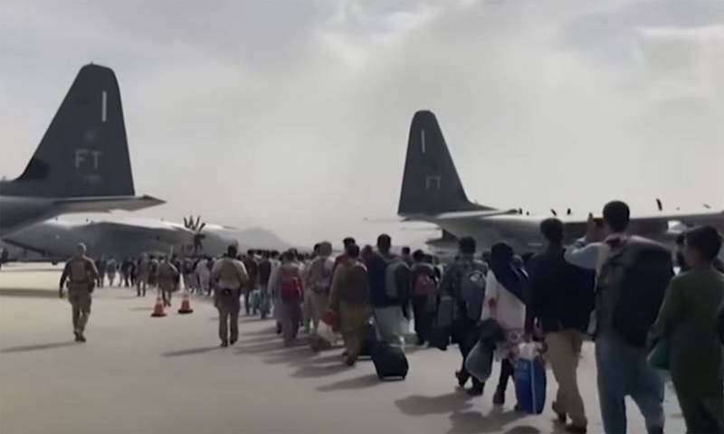 Под видом беженцев в США на транспортниках американских ВВС могут проникать боевики «Талибана»