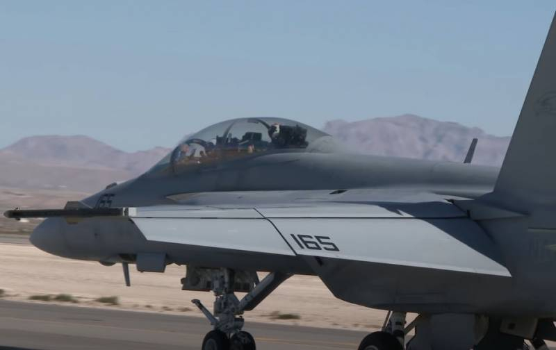 Над Кабулом появились истребители Super Hornet с борта авианосца «Рональд Рейган» - США опасаются «вторжения авиации других государств»