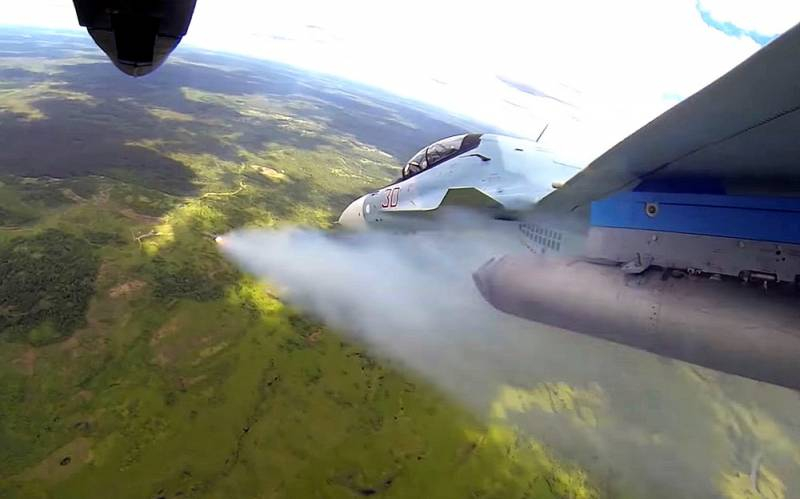 Совместная тренировка истребителей ВКС РФ и ВВС НОАК прошла в Китае