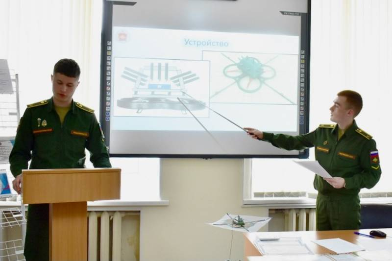 В России отмечается День специалиста органов воспитательной работы Вооружённых сил
