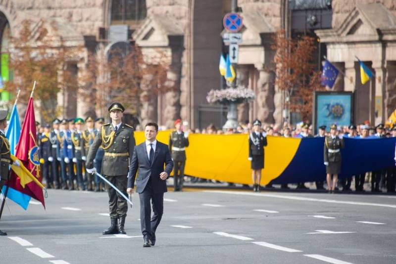 Зеленский не исключает возможность полномасштабной войны Украины с Россией, в Кремле отреагировали