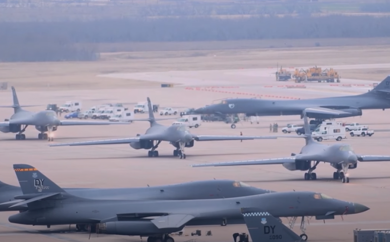 ВВС США сократили парк стратегических бомбардировщиков B-1B Lancer
