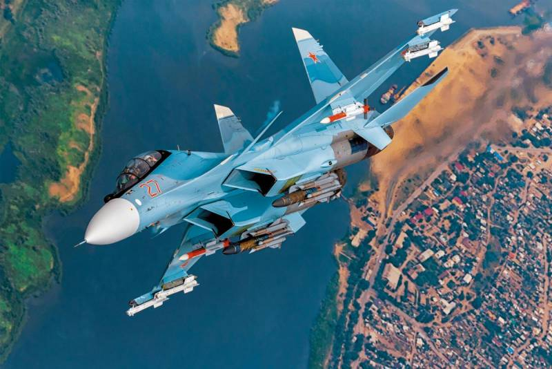 «Легко уйдёт от ракет французского истребителя»: В ЮАР пишут о преимуществе российского Су-35 над французским Rafale