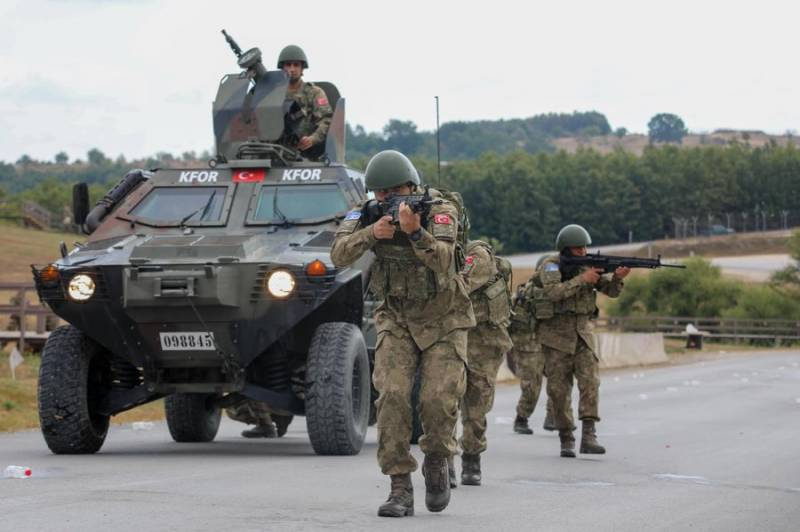 Турция ввела в Сирию дополнительный военный контингент