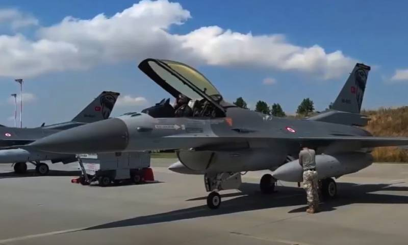 F-16, но не F-35: Администрация Байдена поддержала запрос Турции на получение партии истребителей