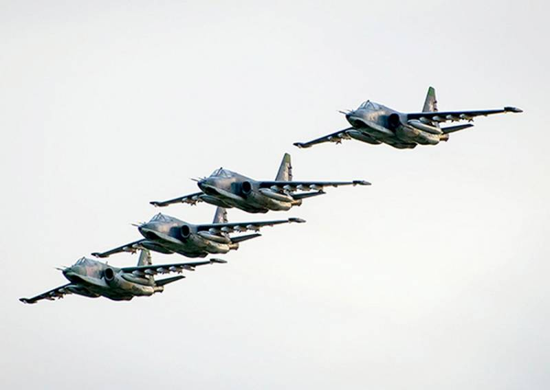 Российские штурмовики Су-25 переброшены в Таджикистан ближе к афганской границе