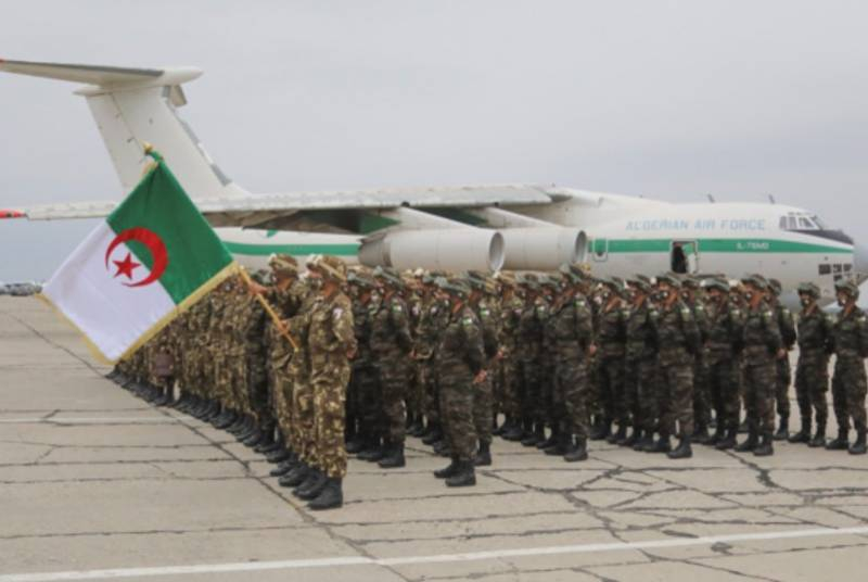 На учениях военные России и Алжира «освободят» населённый пункт от «террористов»
