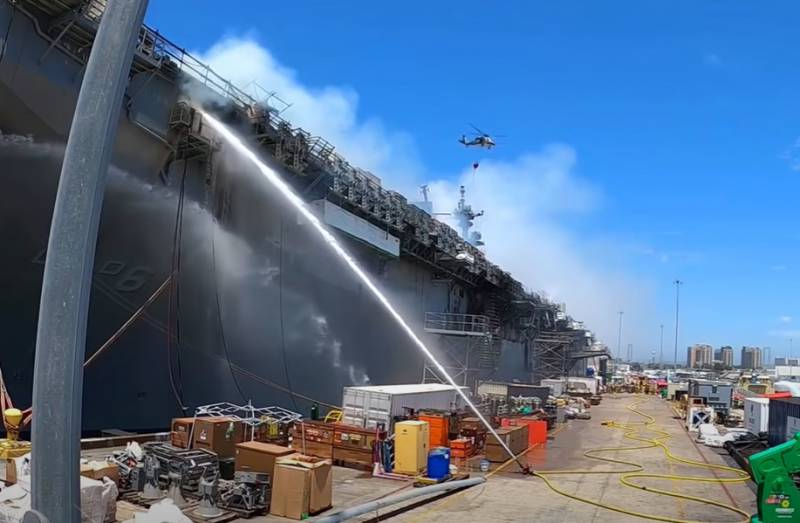 «Умышленный поджог из-за конфликта с командованием»: озвучены данные следствия по делу о пожаре на УДК Bonhomme Richard ВМС США