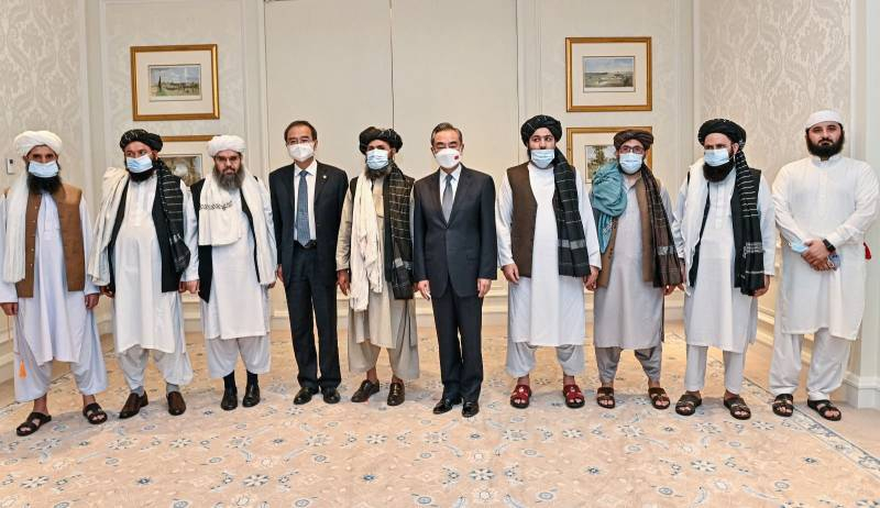 После встречи с представителями Афганистана глава МИД КНР призвал Запад к сотрудничеству с талибами