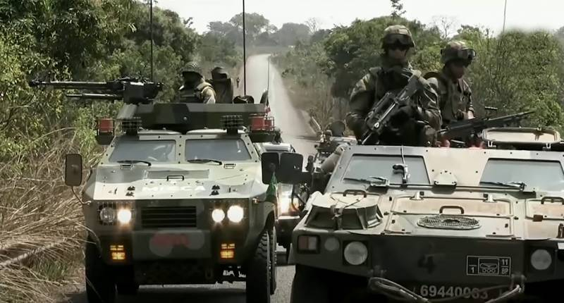Местные жители на неделю блокировали французскую армейскую колонну на западе Африки