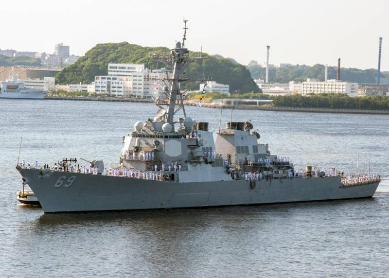 Проход эсминца США через Тайваньский пролив в командовании флота назвали «поддержкой открытого судоходства»