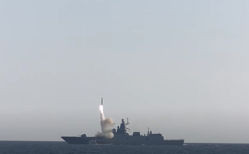 Гиперзвуковая ракета «Циркон», запущенная с борта фрегата «Адмирал Горшков», поразила морскую мишень
