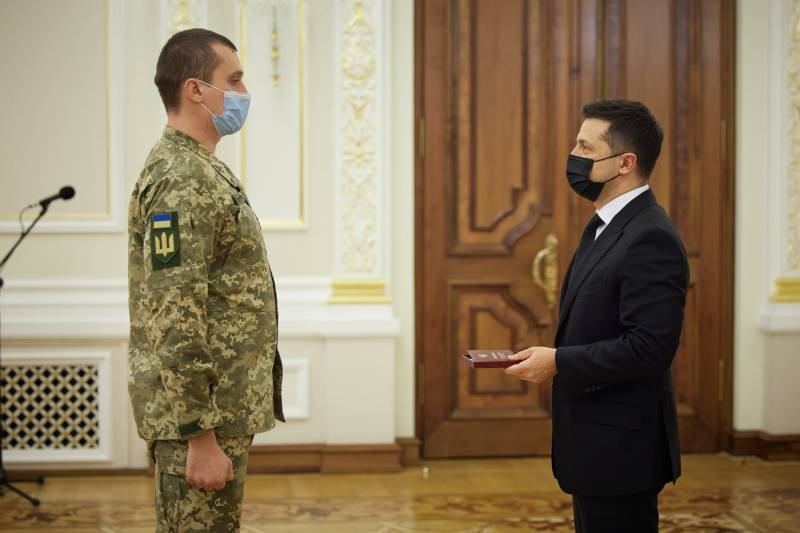 Украинские эксперты считают, что поставки оружия из США сегодня могут сыграть против президента Зеленского