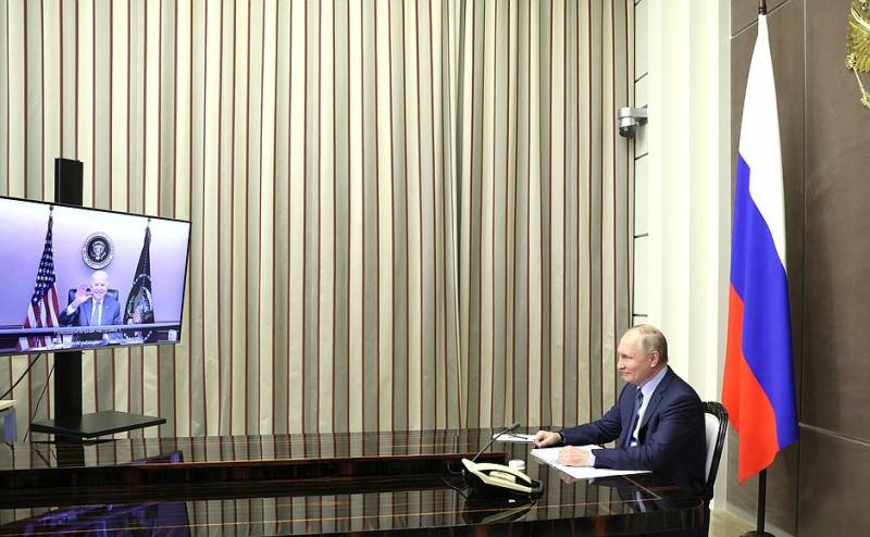 «Тепло приветствовали друг друга»: Президенты России и США проводят переговоры по специальной закрытой линии
